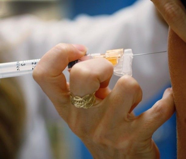 Vaccini, le preadesioni per gli over40 anticipate a partire dal 17 maggio