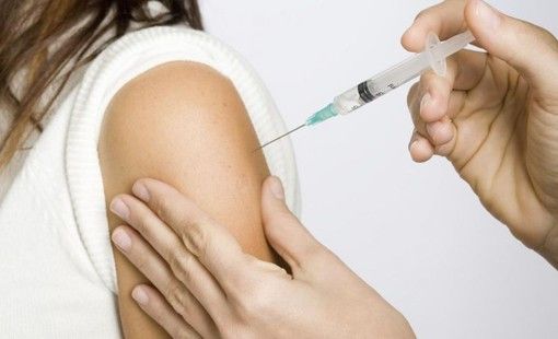 Giovedì in Piemonte al via con il vaccino antinfluenzale: si parte con gli over 85