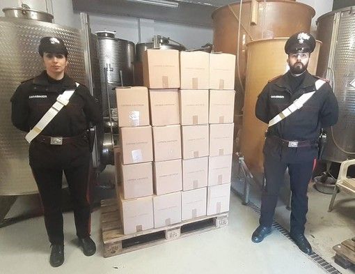 Truffa del vino: i carabinieri di Canelli arrestano due coniugi del Torinese
