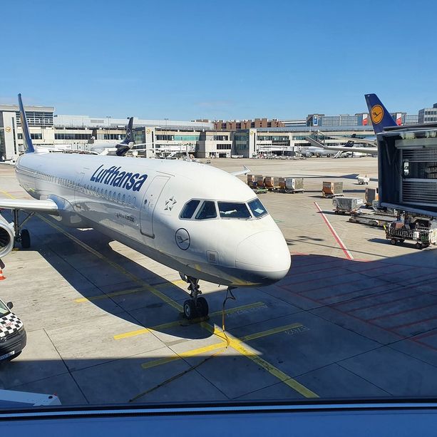 L'Odissea di quaranta ragazzi di una scuola di Torino: &quot;sequestrati&quot; per 72 ore in aeroporto a Francoforte
