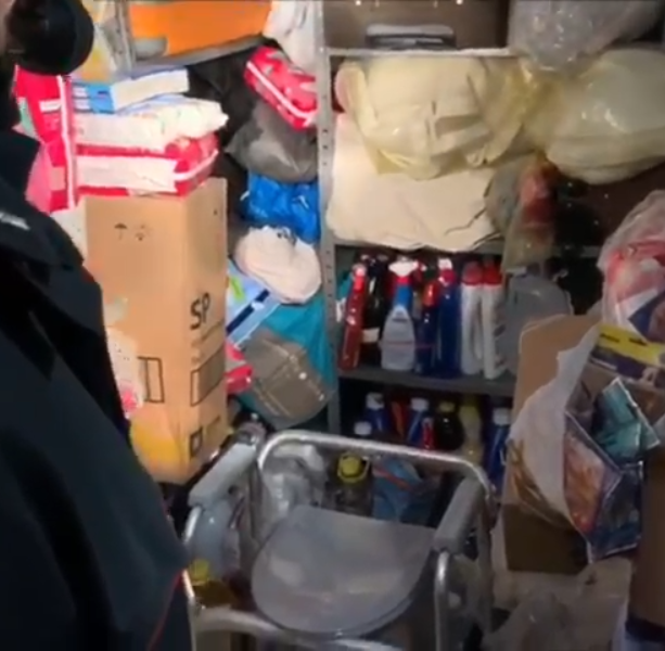 Dramma a Nichelino, anziana chiusa in cantina per ore dalla badante: i condomini chiamano i carabinieri