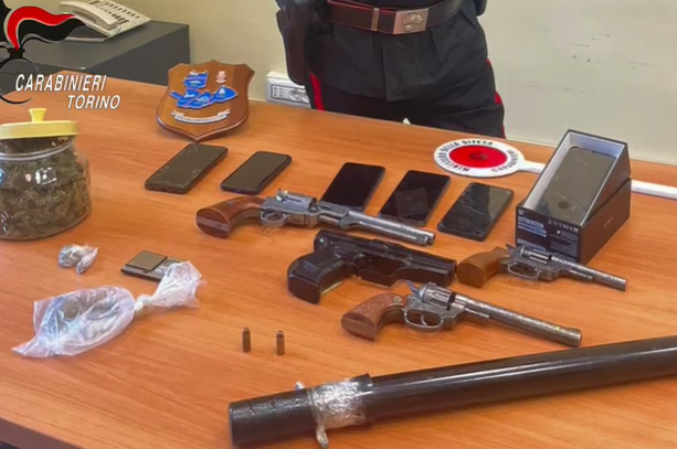 Rapina a mano armata ai danni di un corriere: denunciati 5 minorenni [VIDEO]