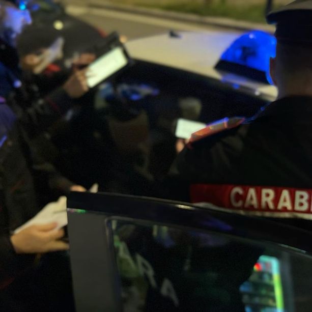Accoltella il padre mentre dorme, tentato omicidio a Torino: arrestato 30enne