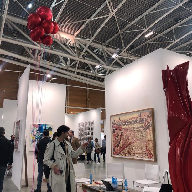 Artissima 2022 fa riaprire i portafogli, i galleristi: “C’è di nuovo voglia di spendere in arte”