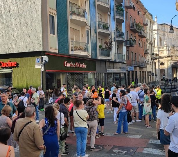 San Giovanni 2023: in attesa dei fuochi, ritardo nell'apertura dei varchi