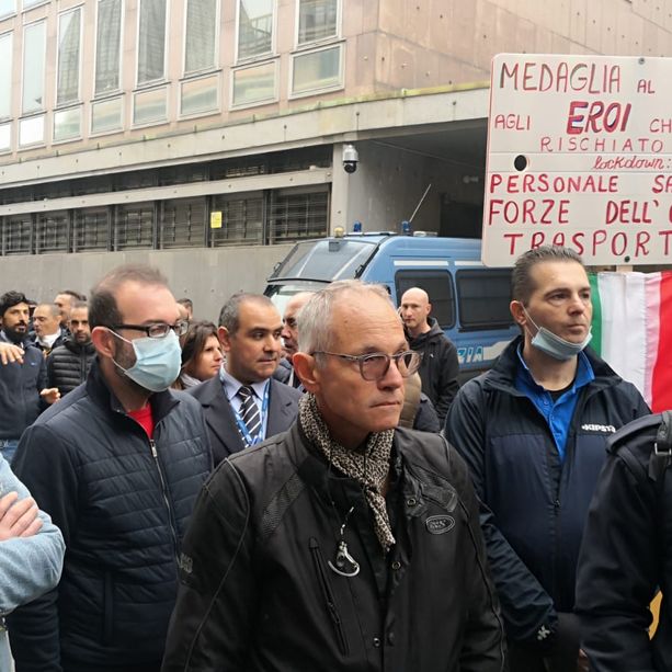 Autisti bus Gtt senza Green Pass in protesta: &quot;Sospesi e senza salario: ci vogliono obbligare a fare il vaccino&quot; [FOTO e VIDEO]