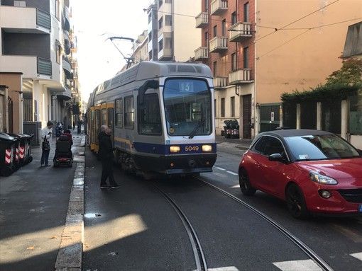 Malasosta e auto in doppia fila che bloccano i tram. La Consulta scrive a Lo Russo: &quot;Più controlli e multe&quot;