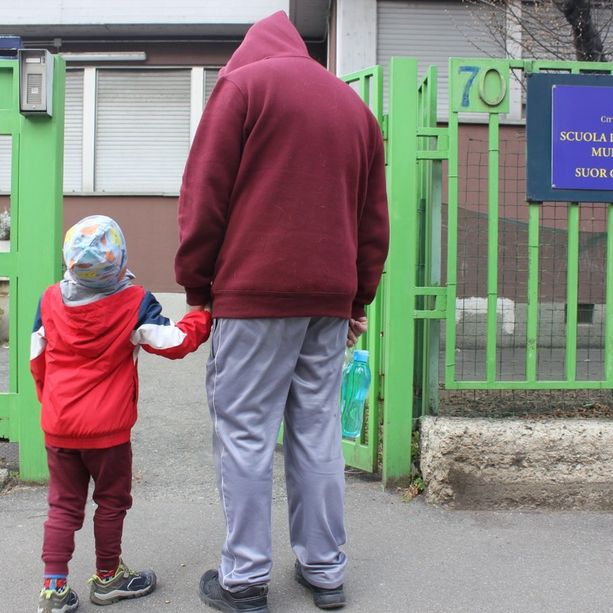 A Torino riaprono parzialmente nidi e materne, la gioia di bimbi e genitori: “Siamo felici”