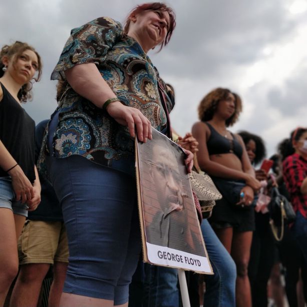 L'urlo dei manifestanti in piazza Castello: &quot;Torino e altre città italiane sono ancora razziste&quot; [FOTO]