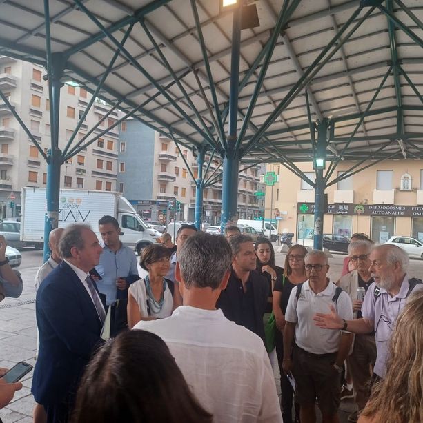 Degrado, sopralluogo dei consiglieri comunali in piazza Crispi: &quot;Obiettivo riqualificare l'area&quot;