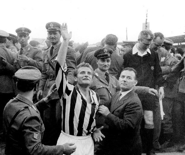 E' morto Giampiero Boniperti, aveva 92 anni: la Juve e il calcio italiano piangono la leggenda bianconera