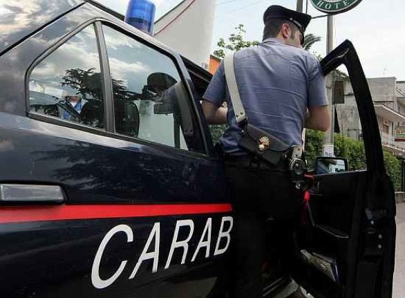 Tenta la truffa dello specchietto a Piscina: in manette giovane di 19 anni