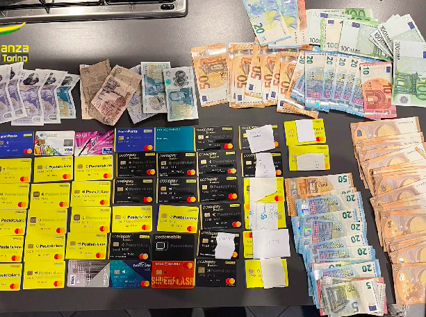 Producevano falsi documenti di lavoro e permessi di soggiorno: sequestrati beni per 1,6 milioni di euro