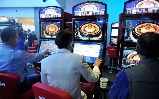 Gioco d'azzardo patologico, la giunta approva il disegno di legge. Ora parola al Consiglio regionale