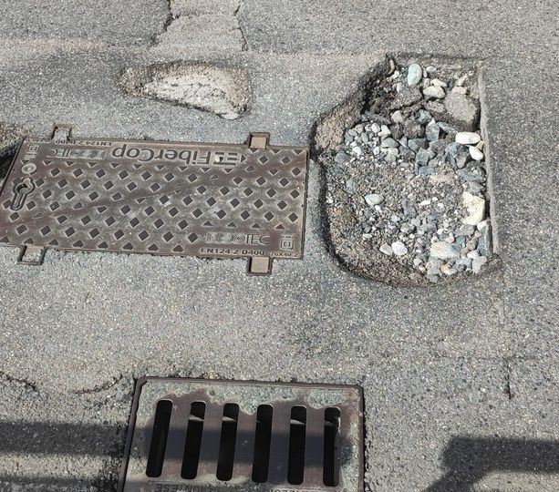 Dopo la pioggia, strade dissestate. Iannò pizzica il Comune: &quot;Torino cornice ideale per la trasmissione 4 Buche&quot; [FOTO]
