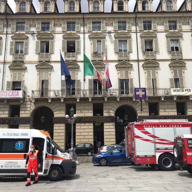 Busta con polvere bianca inviata a Cirio: dentro un foglio con scritto &quot;antrace&quot; [FOTO E VIDEO]
