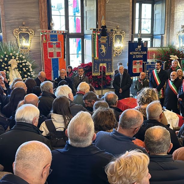 Una folla commossa rende omaggio a Maria Grazia Sestero: “Impegno e passione civile”