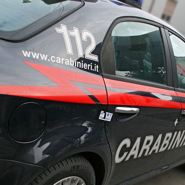 Pinerolo: giovane muore con una coltellata al petto. La corsa in ospedale non gli salva la vita