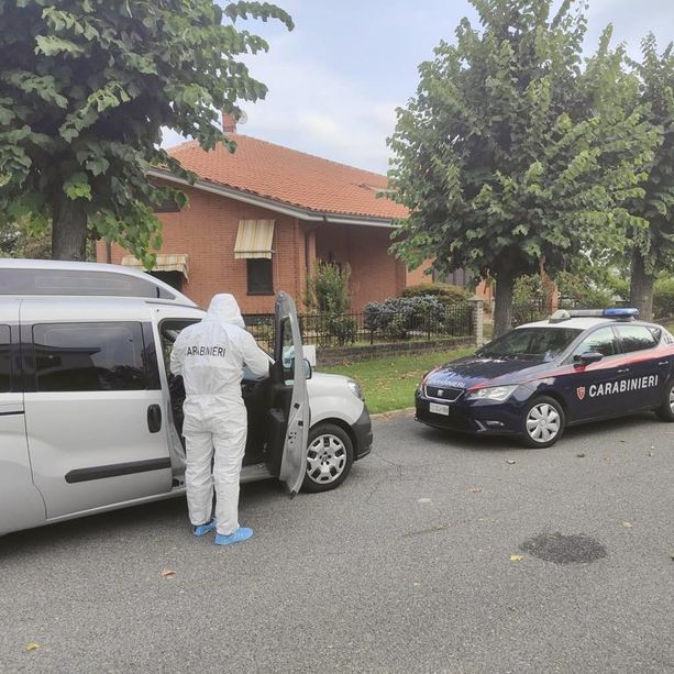 Dramma a Vinovo: 84enne uccide la moglie con la pistola e poi si suicida