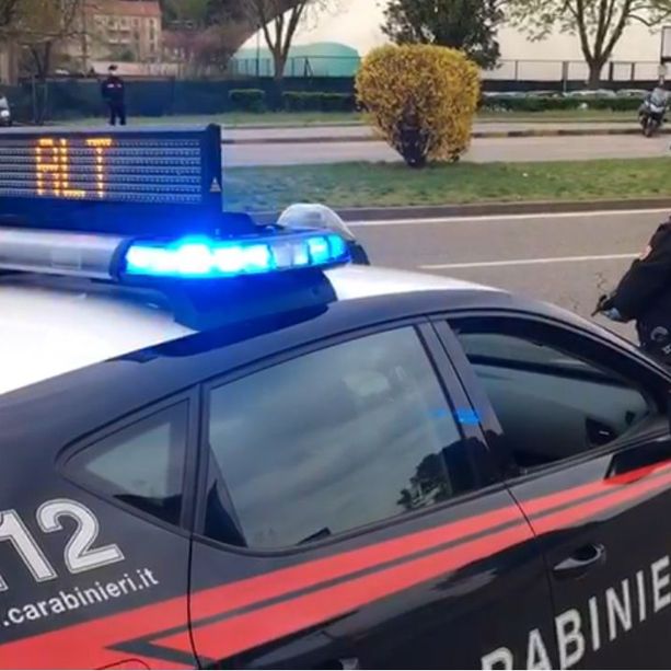 Scippa la borsa a una ragazza in centro, ma dimentica il gps del celluulare attivo. Il ladro finisce in trappola
