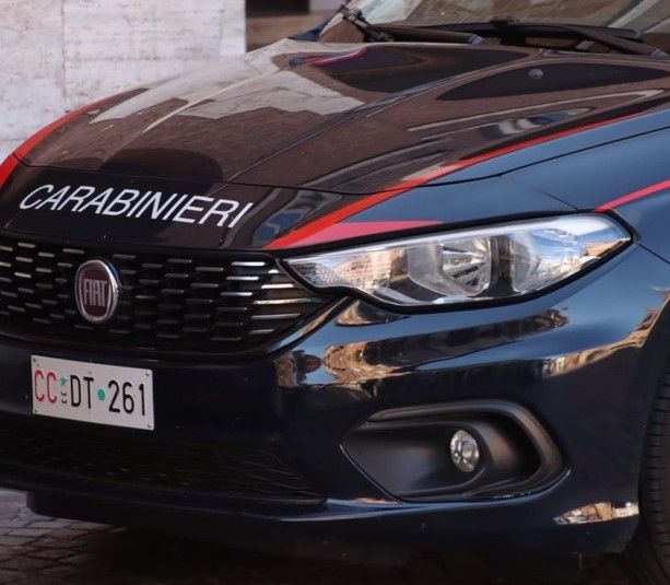 Paura a Samone, vicino a Ivrea: 65enne si barrica in casa e minaccia di uccidersi. Salvato dai carabinieri