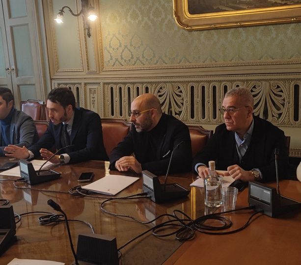 Il centrodestra si compatta contro Lo Russo e Askatasuna, invocando lo sgombero: &quot;Così si consegna la Città&quot;