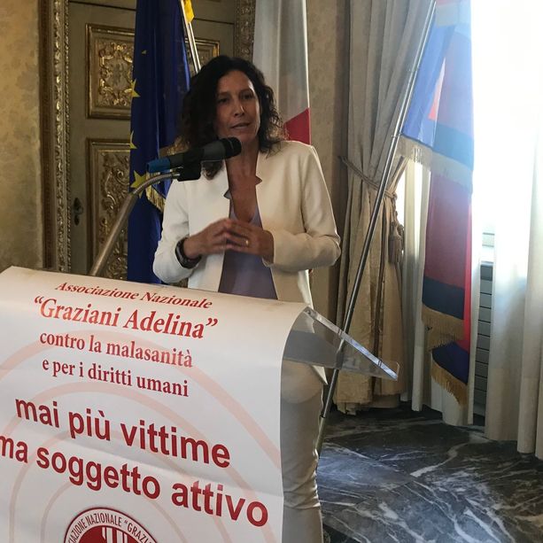 Minori tolti ai genitori, Caucino tuona: “8 bimbi su 10 non andavano allontanati”
