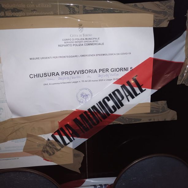 Balli tra i tavoli senza mascherina, chiuso un circolo privato in corso Moncalieri