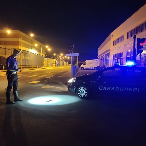Ivrea, travolge un ciclista e scappa. Pirata della strada rintracciato mentre denuncia un falso incidente