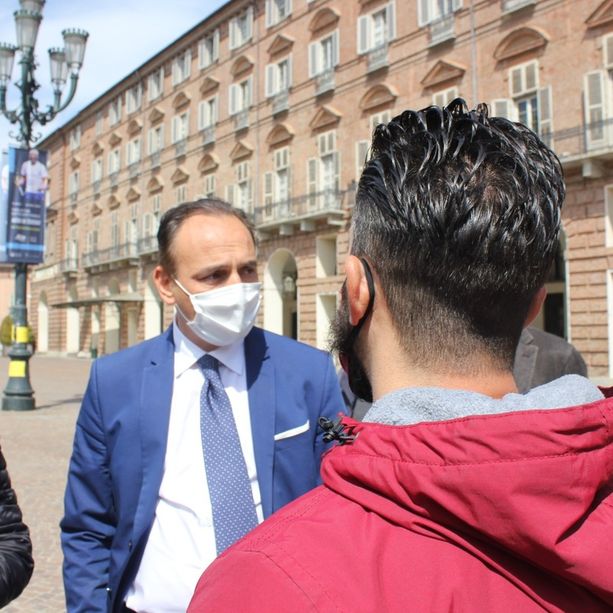 Cirio porta la solidarietà agli ex Embraco in tenda: “Il 15 incontro con Giorgetti, ce la mettiamo tutta” (VIDEO)