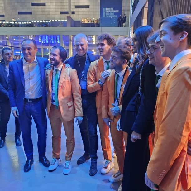 Da Linus di Radio Deejay a Cuadrado e Antonio Conte: onda arancione per Sinner al Pala Alpitour [FOTO]