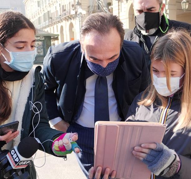 Piemonte arancione, scuola media &quot;rossa&quot;, Cirio tiene il punto: &quot;Prudenza in vista delle Feste. Recupereremo i giorni persi in presenza&quot;