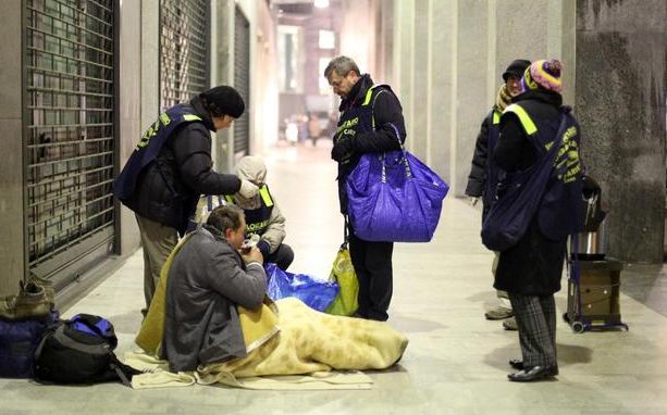 Coronavirus, gli operatori denunciano: &quot;Rischio focolaio nei dormitori per senzatetto di via Ghedini e Carrera&quot;