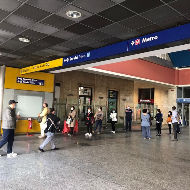 Riaperti i centri servizi clienti Gtt: qualche coda e accessi consentiti solo su prenotazione