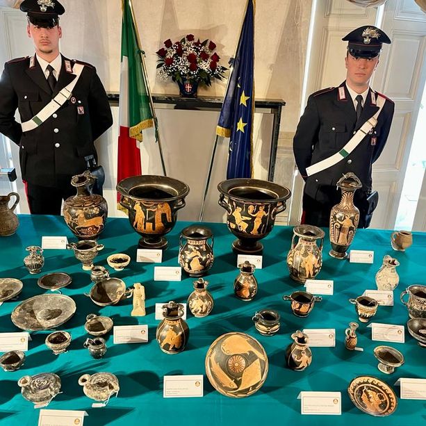 Un'importante collezione archeologica sequestrata e confiscata restituita dai carabinieri alla Soprintendenza Archeologia di Torino