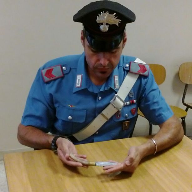 Accoltella uomo dopo lite per cani, a Collegno i carabinieri arrestano per tentato omicidio un 75enne