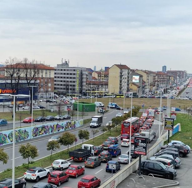 Lo Russo e Foglietta in piazza Baldissera: &quot;Addio rotonda, con questo progetto rilanciamo la viabilità&quot;
