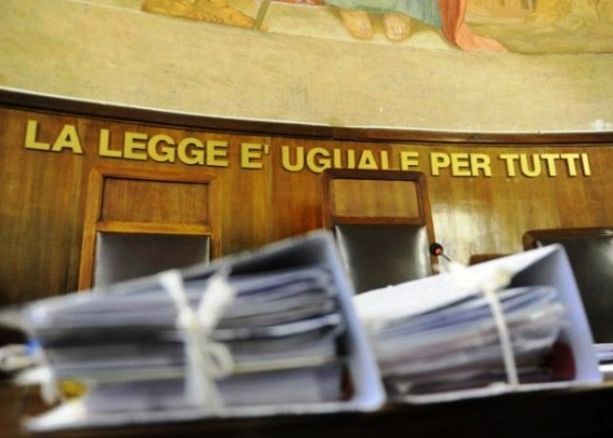 Inchiesta sul re dei concerti, 23 rinvii a giudizio tra cui l'ex senatore Esposito e l'ex assessore Lavolta
