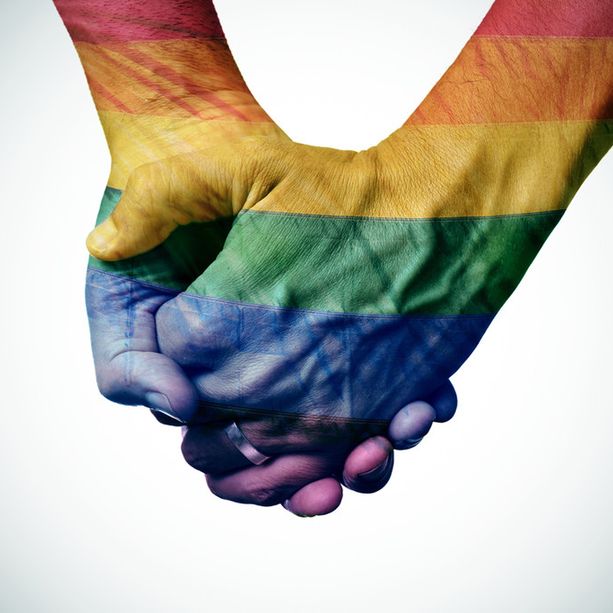 Fuggita dell'Iran perchè transgender, studia e trova casa a Torino