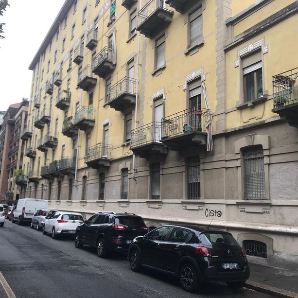 Guardie armate contro gli abusivi: così la Regione risolve il problema degli alloggi occupati