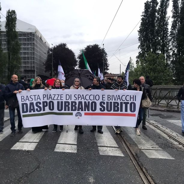 Allarme sicurezza, Fratelli d'Italia scende in strada: &quot;Daspo urbano contro spaccio e degrado&quot; [FOTO e VIDEO]