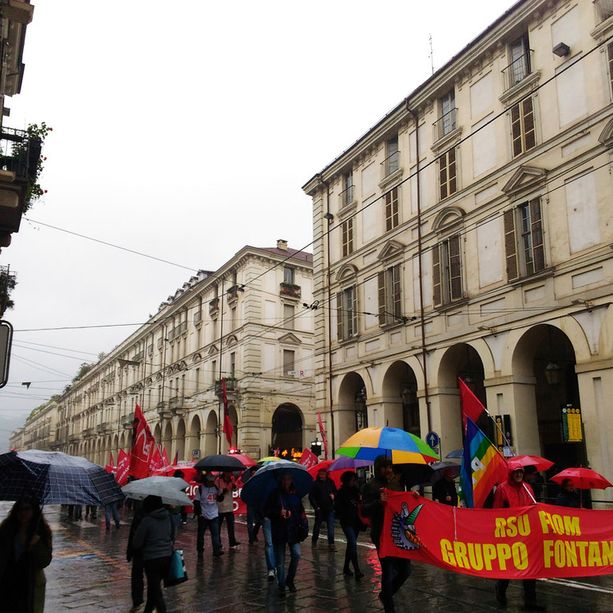 Primo Maggio, a Torino sfila la maglia nera nel Nord per disoccupazione giovanile. Con il timore degli scontri