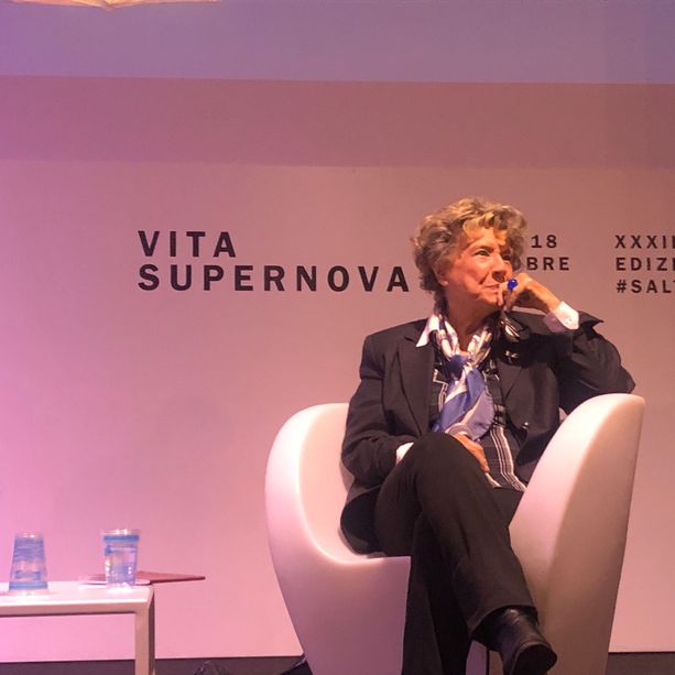 Dacia Maraini al Salone: “Il virus nuoce all’80%, il vaccino allo 0,08%. Mi sembra semplice”
