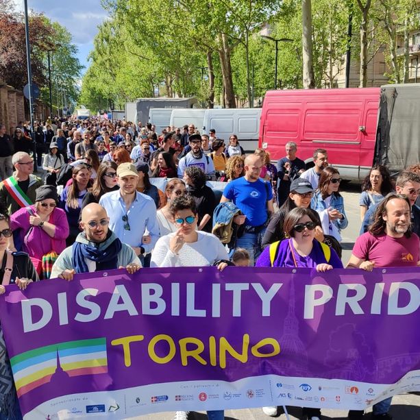 In 1000 al Disability Pride di Torino per i diritti e l'orgoglio delle persone disabili [FOTO]