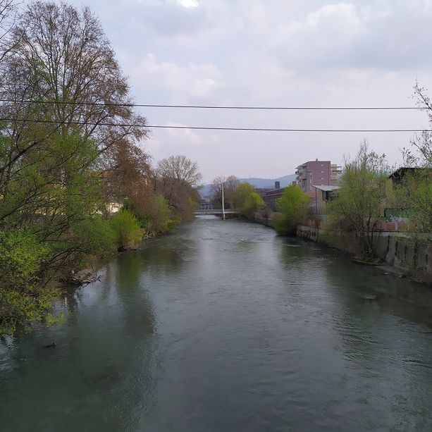 Lungo le sponde della Dora arriva l'assistenza legale &quot;di strada&quot;: permessi di soggiorno, lavoro e corsi di italiano per un futuro possibile [VIDEO]