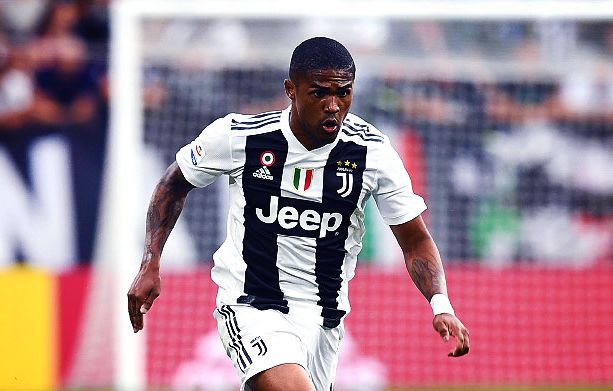 Ladri rubano nell'appartamento dell'ex Juventus Douglas Costa: bottino da 300mila euro