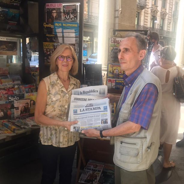 Chiude l’edicola storica di via Pietro Micca: “Disposti a venderla a 1 euro al Comune”  [FOTO e VIDEO]