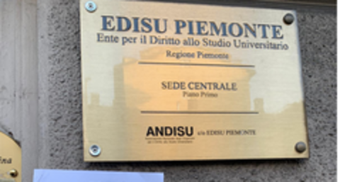 Regione ed Edisu mettono a disposizione 200 mila euro per gli studenti, ma l'Università dice no