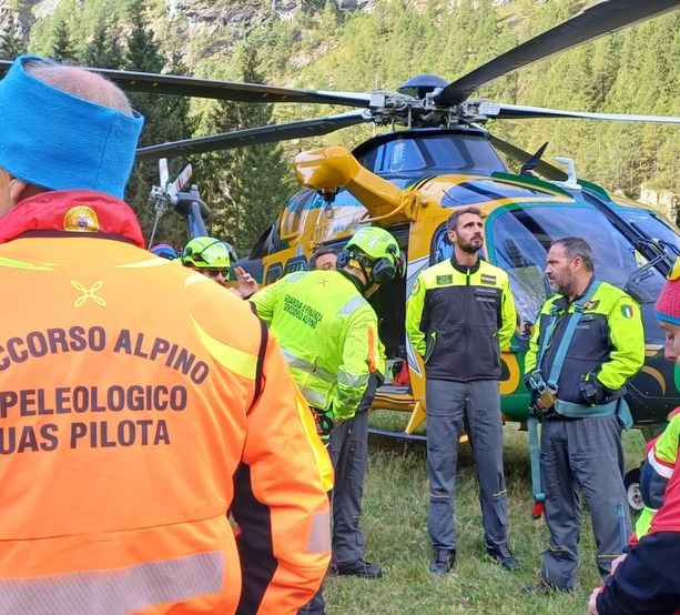 Persona dispersa nei boschi sopra Valprato Soana: il Soccorso Alpino mobilita uomini e mezzi