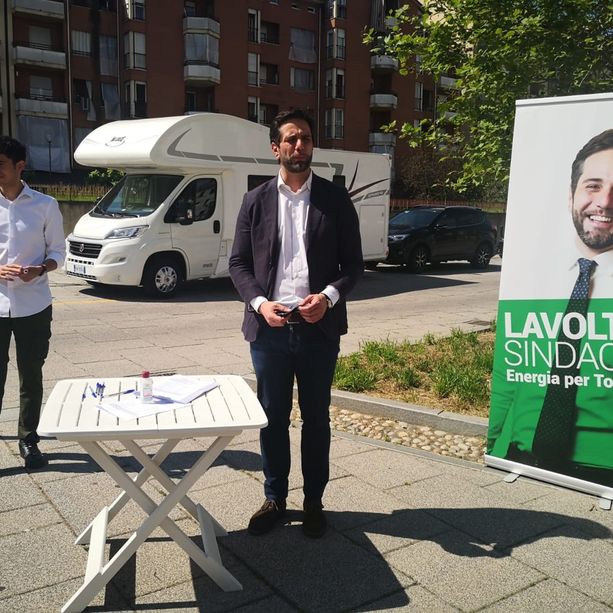 Primarie del centrosinistra, Lavolta: &quot;In tour per raccogliere settemila firme. Non è una conta interna al Pd&quot; [FOTO]